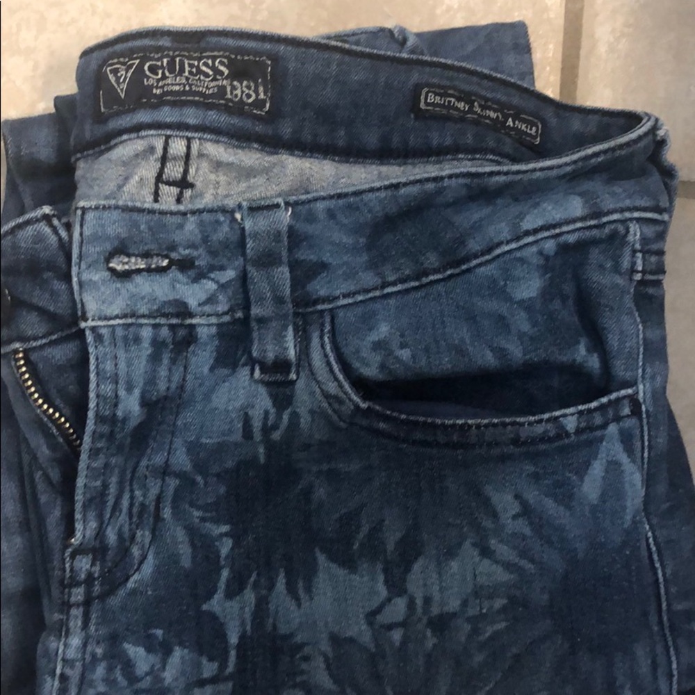 Guess patterned Brittany skinny ankle jeans